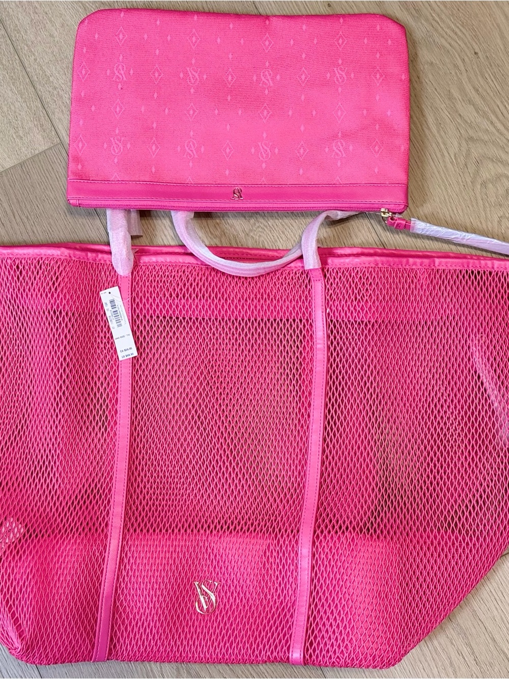 Victoria's Secret Bright Pink Mesh Tote with Matching Pouch - Picture 4 of 5